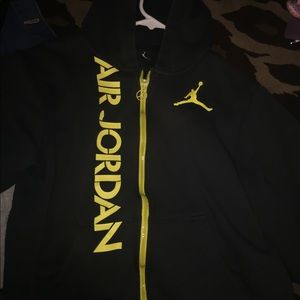 Jordan hoodie size xl in boys